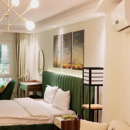 Grand Luxury Aparthotel