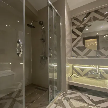 Grand Luxury Aparthotel 4*