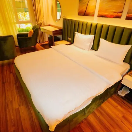 Grand Luxury Aparthotel