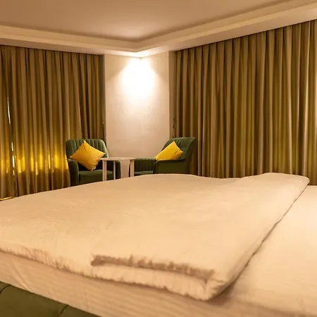 Hotel apartamentowy Grand Luxury 4*