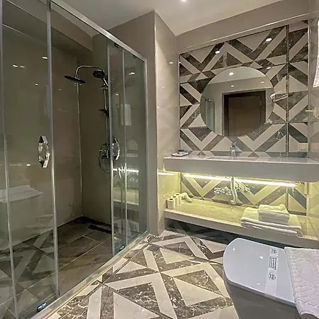 Grand Luxury Yalova (Yalova)