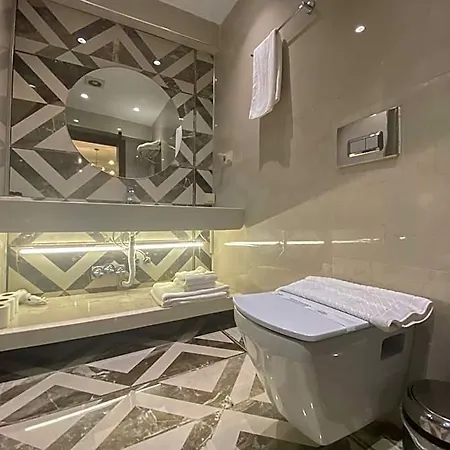 Hotel apartamentowy Grand Luxury 4*